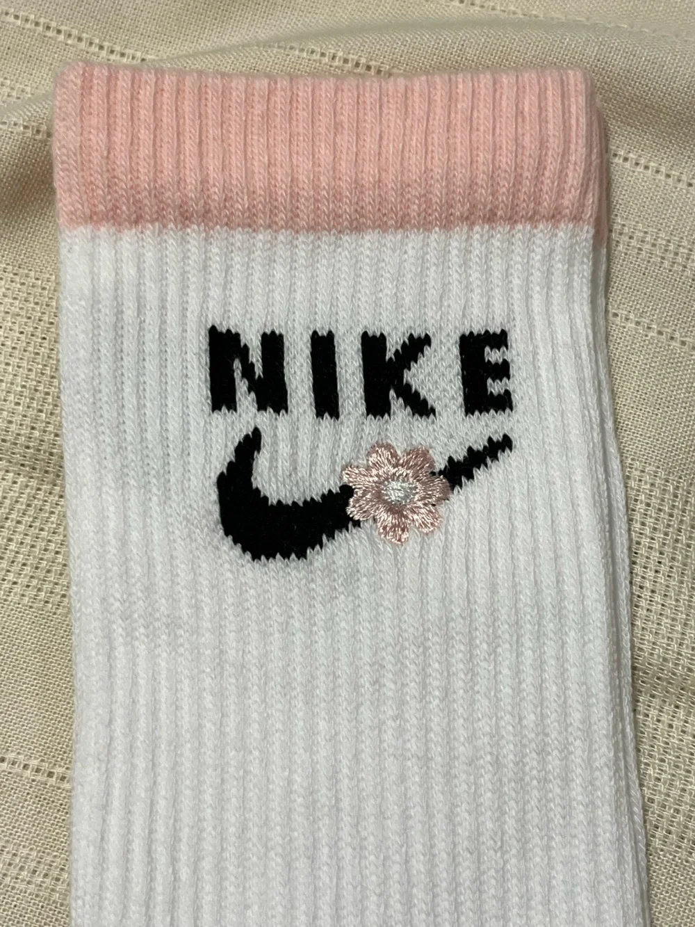 Nike Everyday Plus Dri-FIT Pink & White Floral Crew Sock Trio